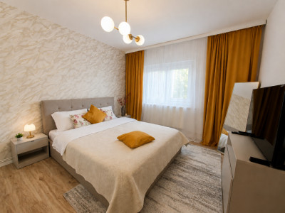 Strand etaj 1 Apartament decomandat 50 mpu balcon pivnita 