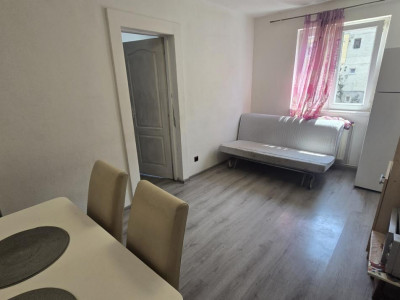 Apartament de vanzare 2 camere etaj intermediar zona Tiglari Sibiu