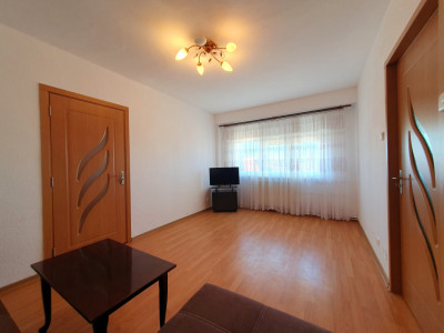 Apartament cu 2 camere balcon si pivnita de vanzare strad Vasile Aaron