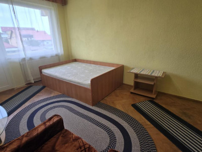Apartament de vanzare 2 camere decomandate etaj intermediar Strand