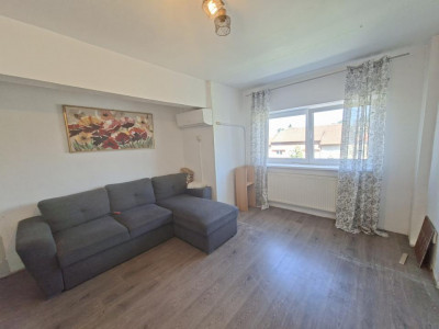 Apartament decomandat de vanzare 2 camere Strand etaj 4 acoperis