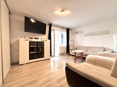 Apartament cu 3 camere de vanzare 2 balcoane parcare Intre Lacuri 