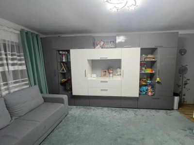 Apartament cu 2 camere decomandate de vanzare in Grigorescu cu boxa