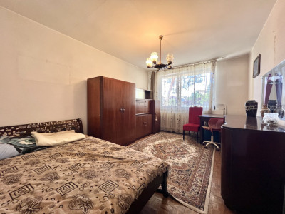 Apartament de vanzare cu 3 camere decomandate Grigorescu bloc izolat 