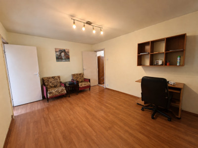 Apartament de vanzare 2 camere si pivnita parter inalt Rahovei Sibiu