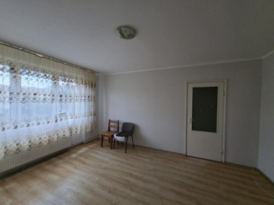 Apartment de vanzare 2 camere si balcon Cedonia Mihai Viteazul 