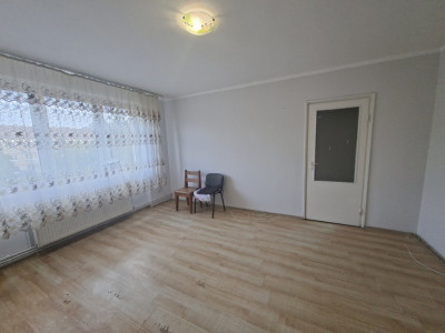 Apartment de vanzare 2 camere si balcon Cedonia Mihai Viteazul 