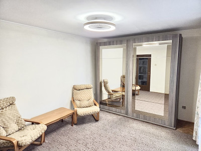 Apartament cu 4 camere in Manastur bloc izolat cu boxa Baza Sportiva