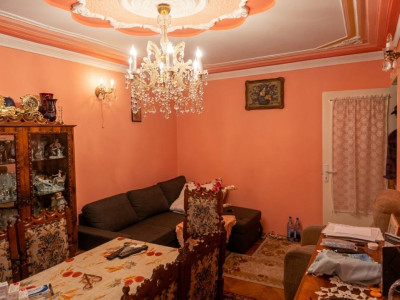 Apartament cu 4 camere de vanzare la etajul 1 in zona Vasile Aaron