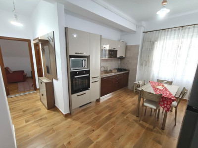 Apartament decomandat 2 camere si 2 balcoane in zona Doamna Stanca