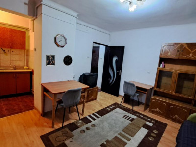 Garsoniera de inchiriat decomandata in Sibiu zona Terezian