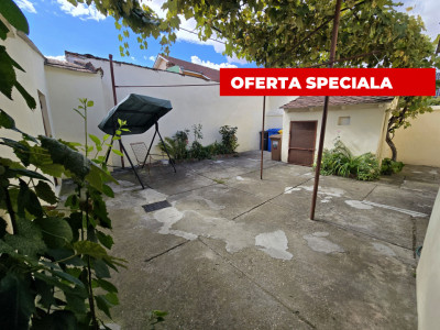 Casa individuala de vanzare cu teren 237 mp garaj in zona Lupeni Sibiu