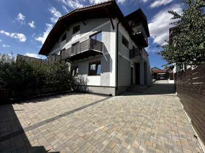 Casa de vanzare cu 5 camere si teren 426 mp 2 fronturi Arhitectilor