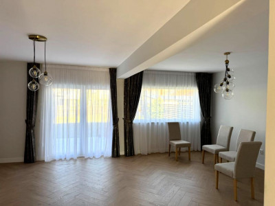 Casa de inchiriat 4 camere 2 bai teren 380 mp garaj Arhitectilor Sibiu