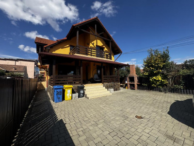 Casa de vanzare cu 5 camere 3 bai curte privata Turnisor Sibiu
