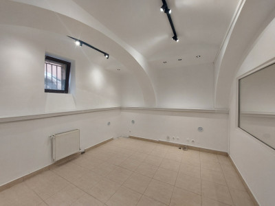 Spatii comerciale de inchiriat Sibiu Central imagine mica 3