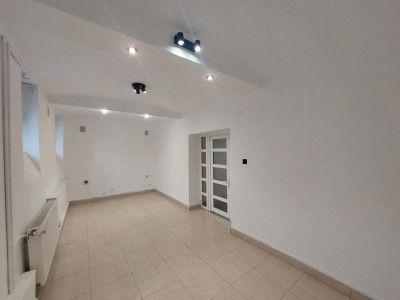 Spatii comerciale de inchiriat Sibiu Central imagine mica 9