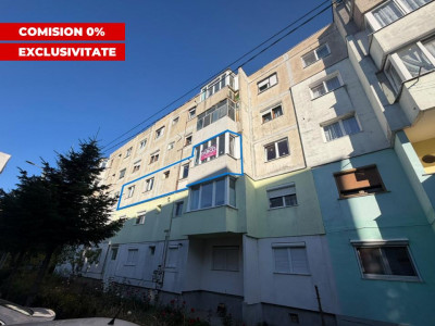 Apartament semidecomandat 4 camere 2 bai etaj 2 zona  1 Decembrie 1918