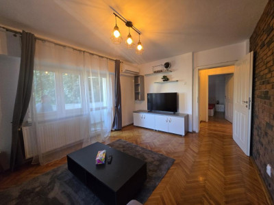 Apartament 2 camere de inchiriat decomandat 55mp zona Sub Arini Sibiu