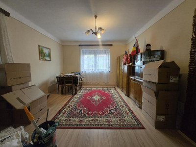 Casa individuala de vanzare pe un nivel si curte 500mp Turnisor Sibiu