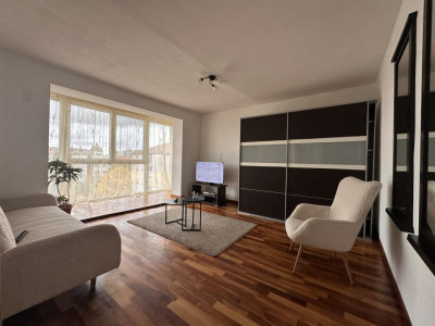 Apartament de inchiriat 3 camere decomandat utilat Mihai Viteazul