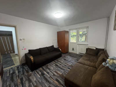 Apartament de inchiriat cu 3 camere balcon etaj 2 Mihai Viteazul Sibiu