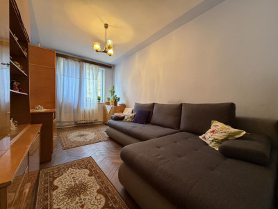 Apartament decomandat 3 camere de vanzare in zona Gheorgheni