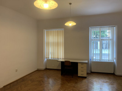 Spatii comerciale de inchiriat Sibiu Centrul Istoric imagine mica 2